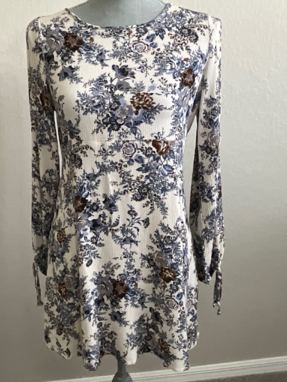 American Eagle Outfitters Boho Print Dress Medium Slit Sleeve Stretch